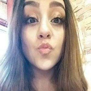 Meet your Posher, Leila